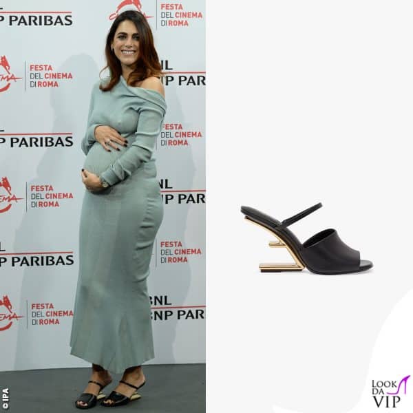 Ai piedi i sandali Fendi First 