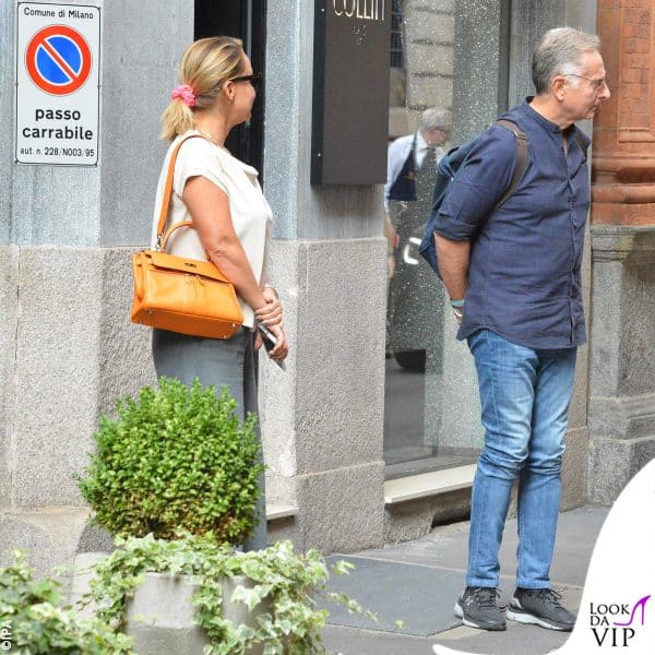 per i due pranzo di lavoro e passeggiata tra le vetrine milanesi 