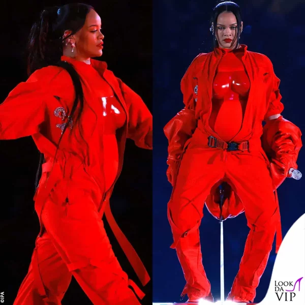 al Super Bowl 2023, dove ha annunciato la seconda gravidanza (outfit Loewe, sneakers MM6 Maison Margiela, orologio Jacob & Co.)