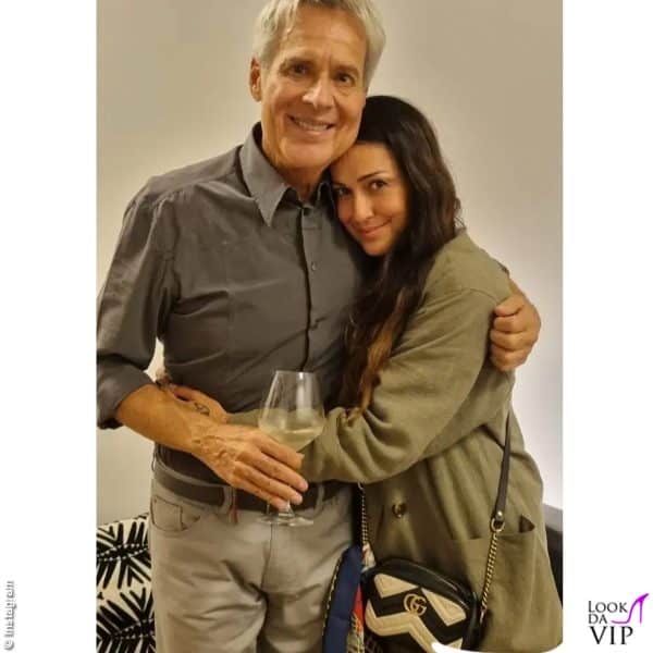 La cantante con Claudio Baglioni (borsa Gucci)