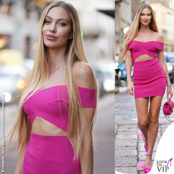 Taylor Mega come Barbie in abito Revolve
