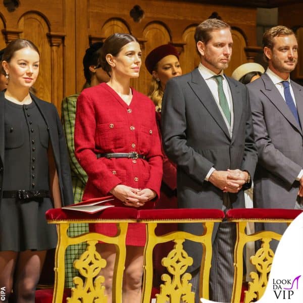 Alexandra di Hannover, Charlotte, Andrea e Pierre Casiraghi durante la messa 