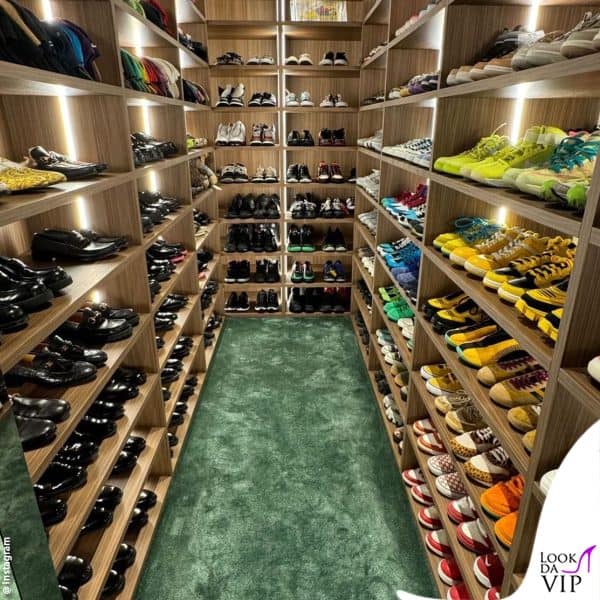l'armadio delle scarpe di Fedez