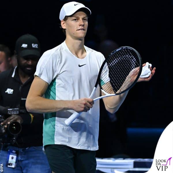 Jannik ha indossato la stessa maglia per il primo turno delle Nitto ATP Finals 