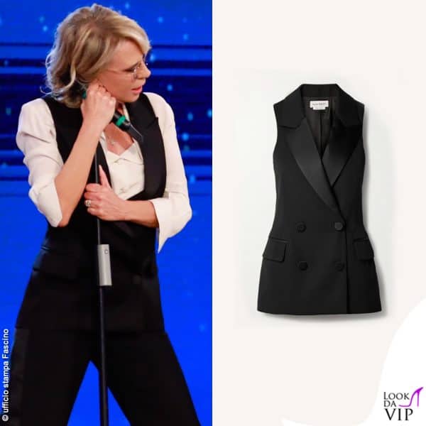 Via la giacca: gilet e pantaloni neri sono di Alexander McQueen 