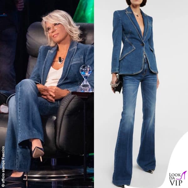 Il tailleur in denim è Alexander McQueen