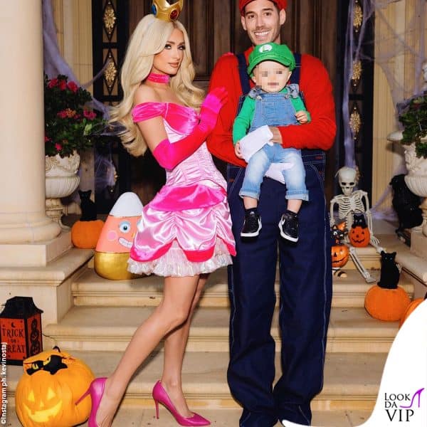 Paris, Carter e Phoenix vestiti da Principessa Peach, Mario e Luigi per Halloween
