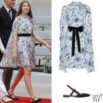 i giuramento di Leonor di Spagna con il tailleur pantaloni bianco