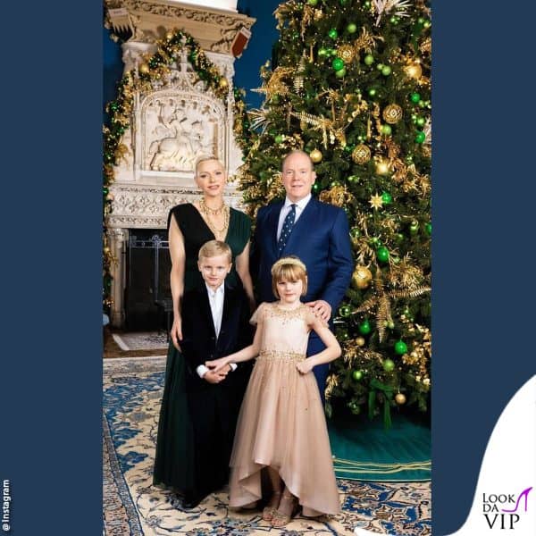 Charlene e Alberto di Monaco con i figli nella cartolina 2022