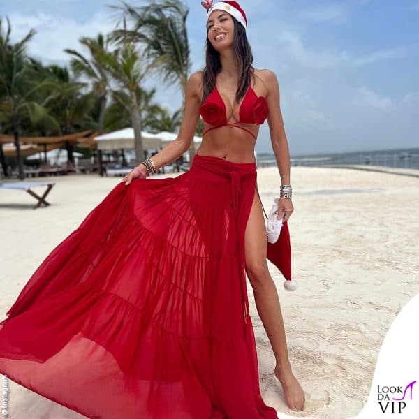 in rosso per il Natale in spiaggia 