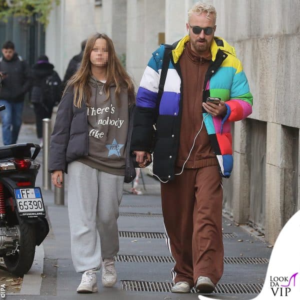 stile casual per questo duo padre-figlia 