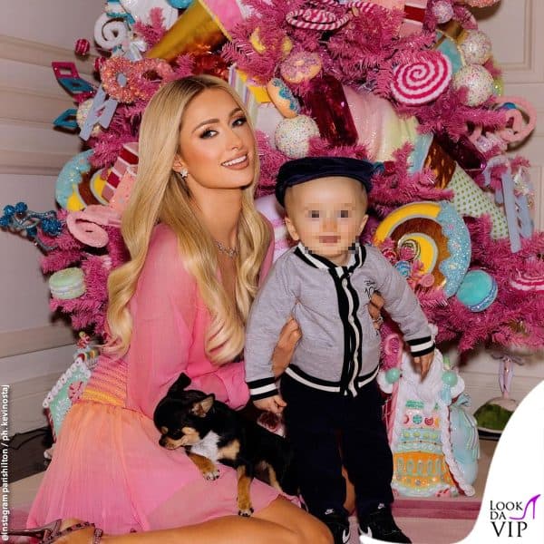 Paris Hilton con il figlio Phoenix 