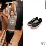 Travis Barker vende gli articoli del tour con i Blink 182