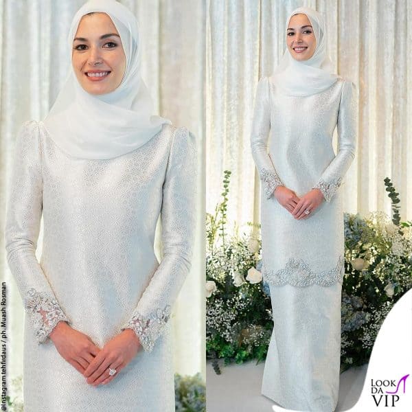 Anisha Rosnah binti Adam con un look di The Firdaus all'evento Khatam Quran, il 7 gennaio, quando hanno avuto inizio i festeggiamenti nuziali 