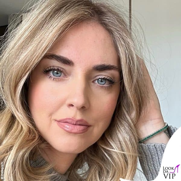 un altro primo piano di Chiara Ferragni nella sua casa milanese 