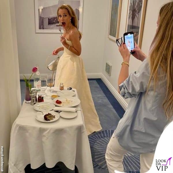 il backstage dell'immagine divertente, postata su Instagram 