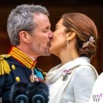Mary di Danimarca nell'abito bianco per diventare regina 