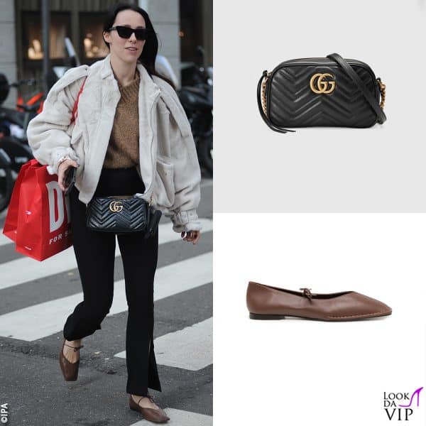 completano il look di Aurora la borsa Gucci e le ballerine Alohas