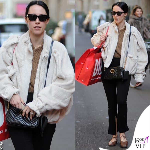 look semplice e casual per la passeggiata a Milano