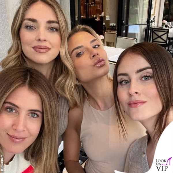 a pranzo con le sorelle e l'amica Veronica Ferraro 