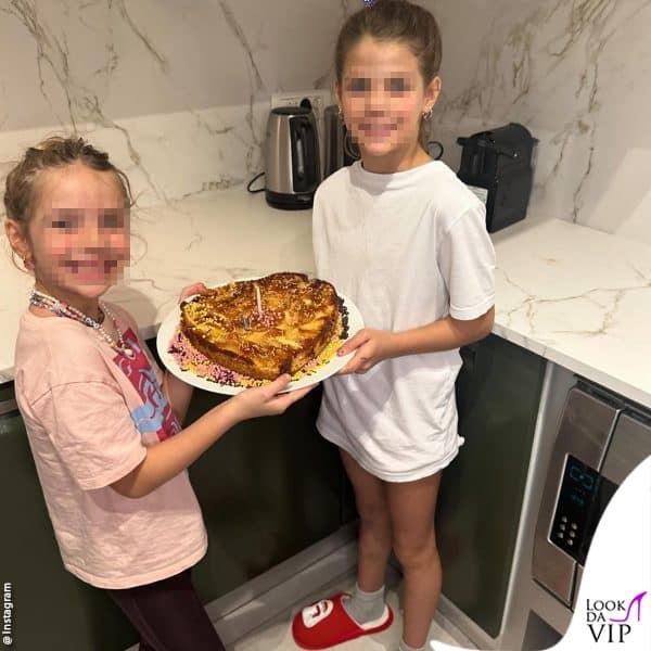 la torta preparata da Isabella e Francesca per papà Mauro 