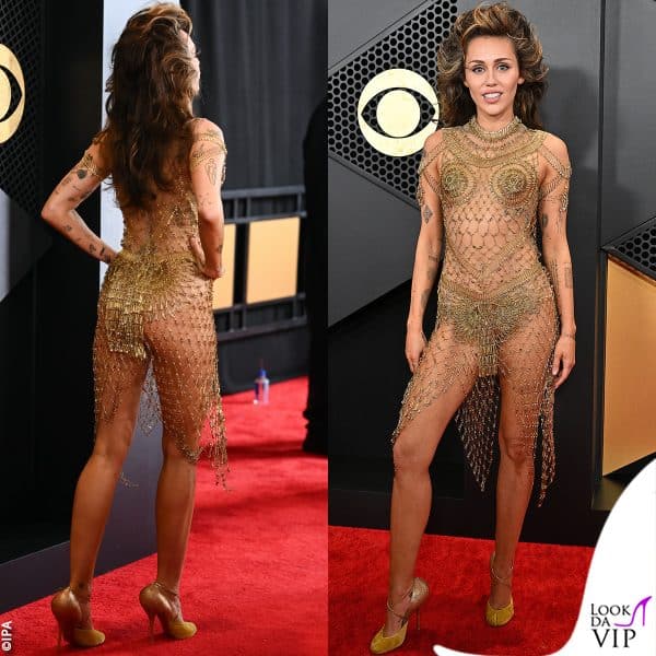 Miley Cyrus arriva sul red carpet dei Grammy 2024