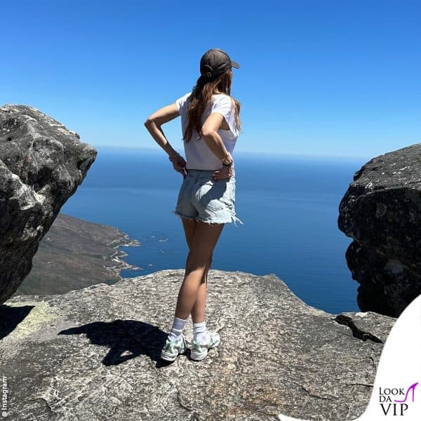 Ilary Blasi sulla Table Mountain 