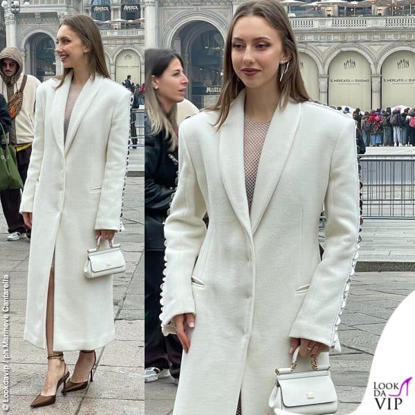Martina Strazzer da Genny (borsa Dolce&Gabbana)
