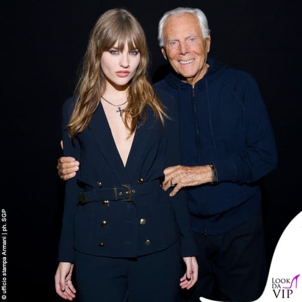 Victoria De Angelis e Giorgio Armani allo show Emporio Armani