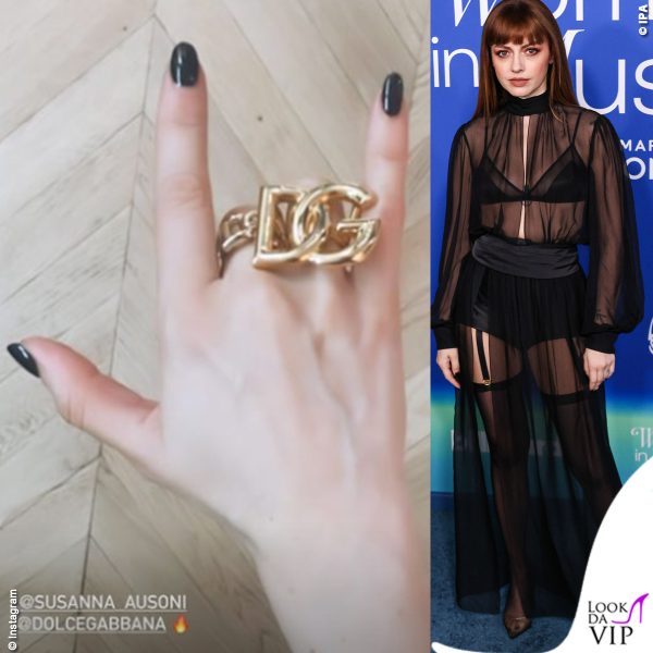 Unghie nere per Annalisa ai Billboard Music Awards (outfit Dolce&Gabbana)
