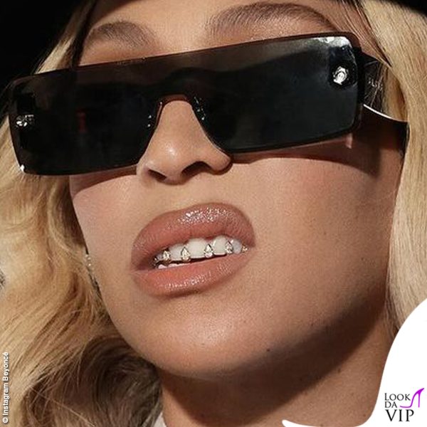 Il grillz fa brillare il sorriso di Beyoncé