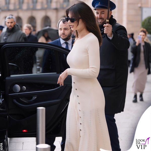 Emily alla Paris Fashion Week 