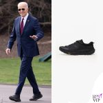 Joe Biden con le sneakers Hoka
