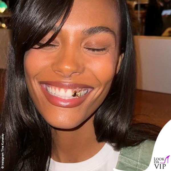 Grillz dorato per Tina Kunakey