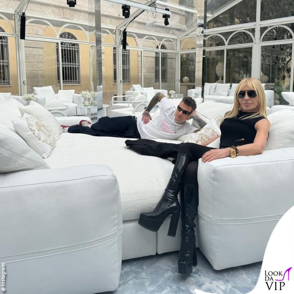 Fedez e Donatella Versace alla Design Week di Milano 