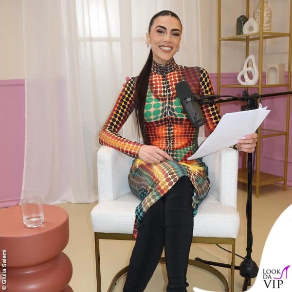 Giulia Salemi sulla poltrona di "Non lo faccio per moda" 