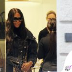 Naomi Campbell a Milano fa shopping da Prada