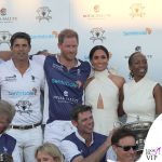 Pancia scoperta e piedi nuda: il look di Meghan Markle alla partita di polo in Florida