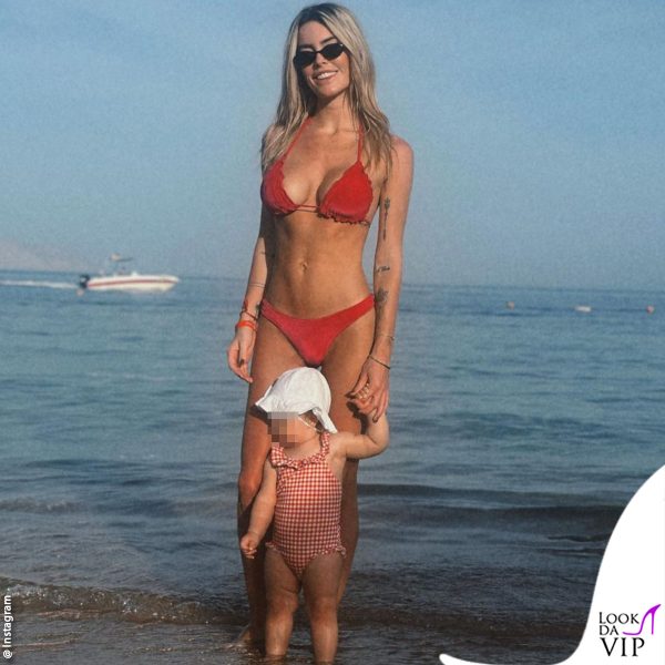 Sophie Codegoni con la figlia Celine a Sharm el-Sheikh 