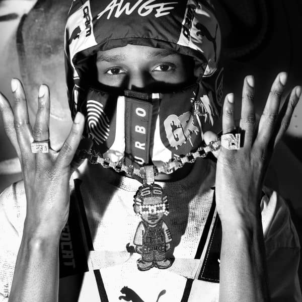 Il ciondolo è un Bape carachter con le sembianze di Asap Rocky