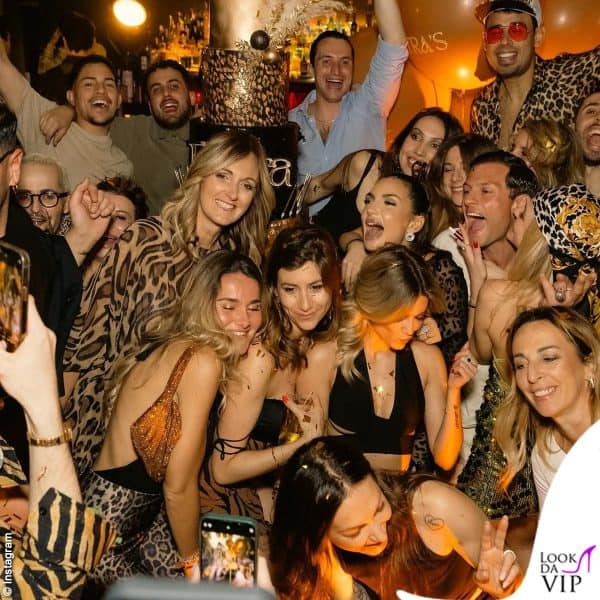 gli invitati al party: dress code animalier per tutti 