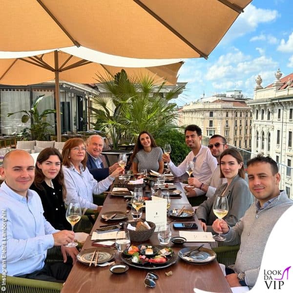 Elettra a pranzo con la famiglia 