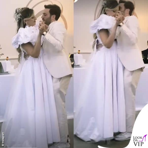 Crop top con enormi rose e gonna lunga, sempre Elisabetta Polignano, per la festa
