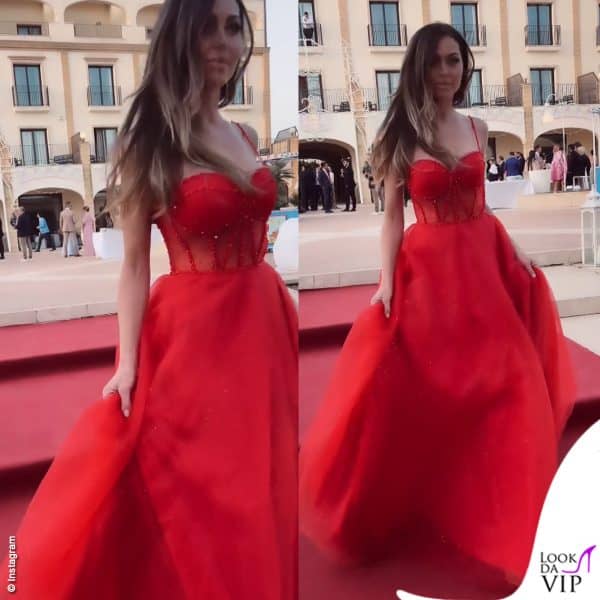 Vera Miales in abito  rosso Centro Sposi Quattrini