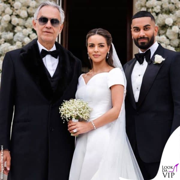 gli sposi in posa con Andrea Bocelli, che ha cantato durante la cerimonia 