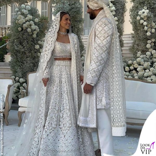 gli outfit degli sposi sono stati realizzati dallo stilista Manish Malhotra 