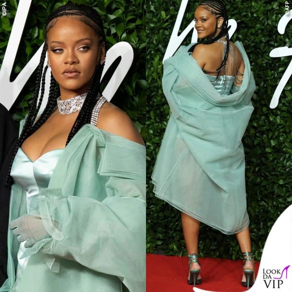 Ai British Fashion Awards nel 2019, Rihanna sfoggia un outfit Fenty  e lunghe trecce