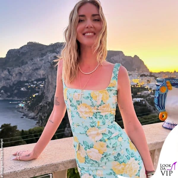 Chiara Ferragni al tramonto 