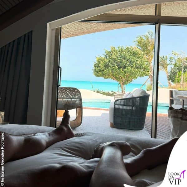 Foto dal letto per Cristiano e Georgina: si intravede la piscina privata sul mare
