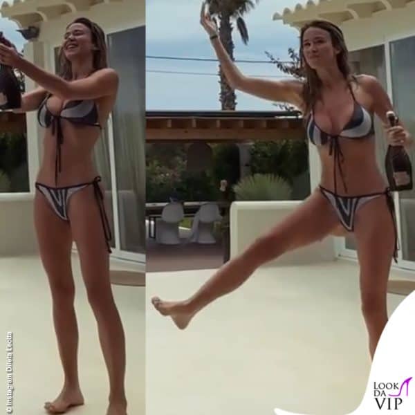 in bikini per festeggiare a bordo piscina